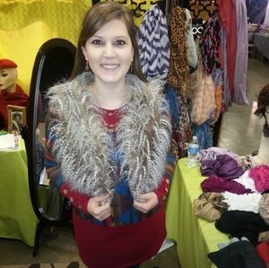 FAUX FUR CROPPED VEST‎ OSFM